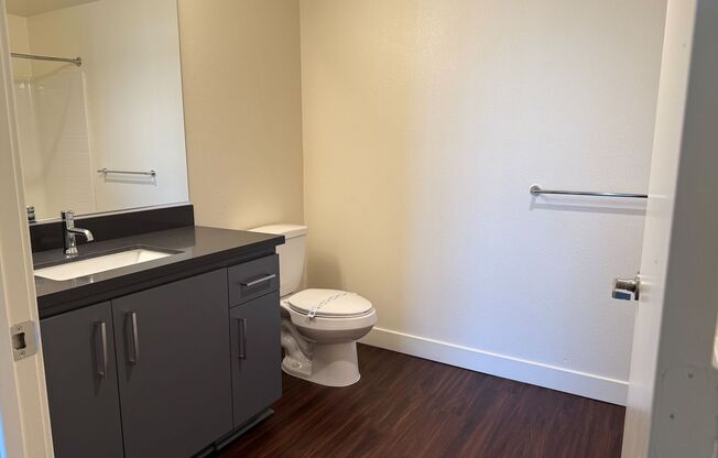 2 beds, 2 baths, 890 sqft, $2,610, Unit 216
