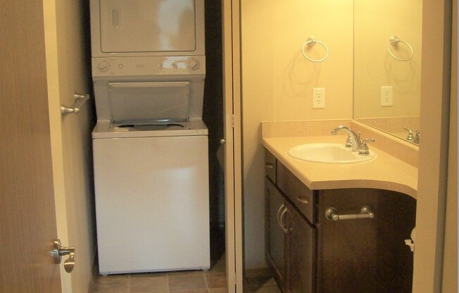 2 beds, 2 baths, 966 sqft, $2,400, Unit 308