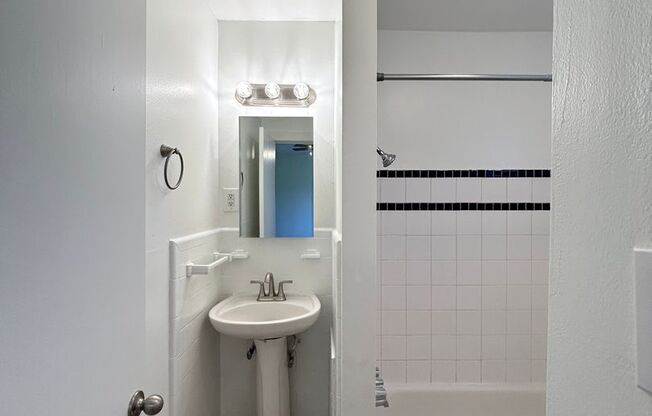 1 bed, 1 bath, $695, Unit MA9121