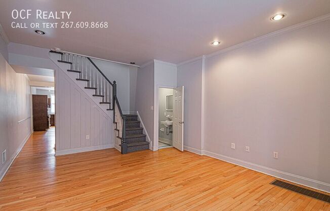2210 LOMBARD ST