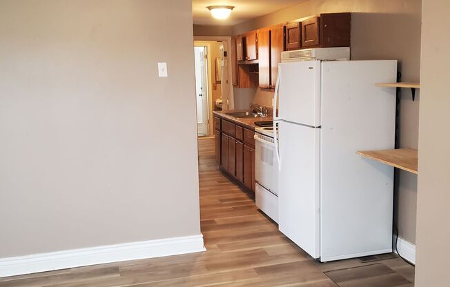 2 beds, 1 bath, 504 sqft, $850, Unit A