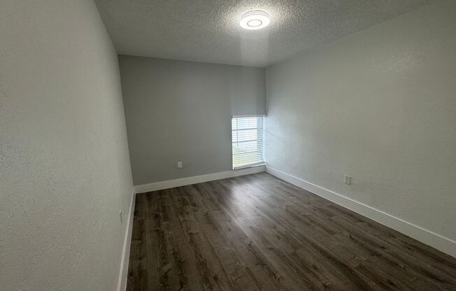 2 beds, 1 bath, 850 sqft, $1,995, Unit 6036-8