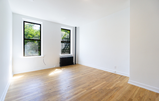 319 E 5 ST