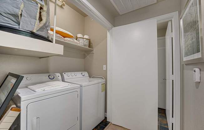 Washer Dryer at Vue Greenville, Dallas
