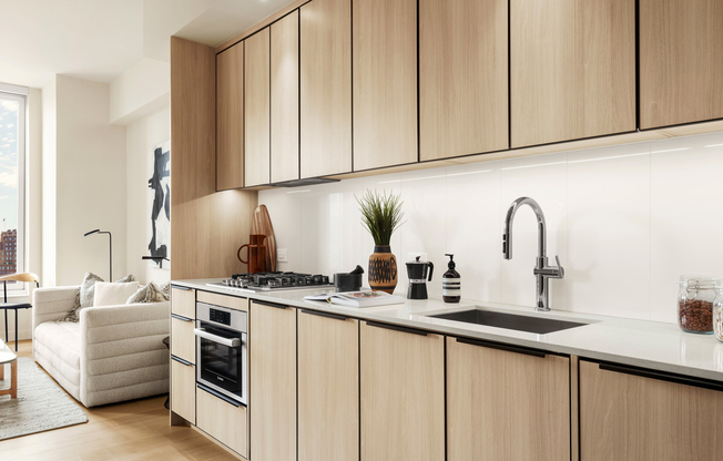 Studio, 1 bath, $5,400, Unit 8D