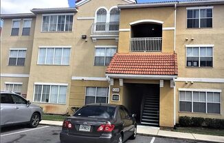 Spacious condo located in nice gated community in New Tampa!