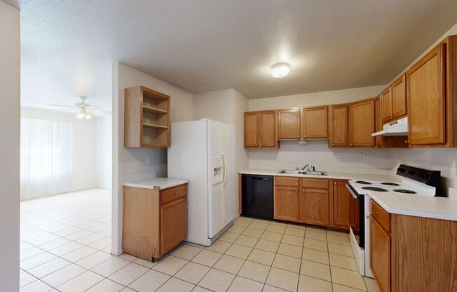 2 beds, 1.5 baths, $895, Unit # #C