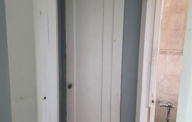 2 beds, 1 bath, 700 sqft, $3,104, Unit 4F