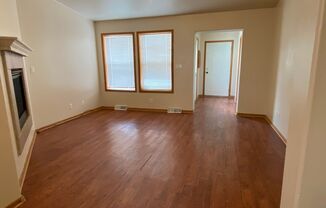 3 beds, 2 baths, $1,700, Unit 1323