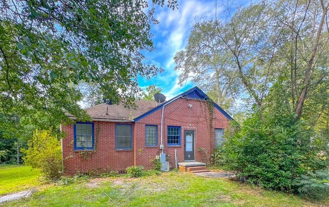 1206 MACON AVE