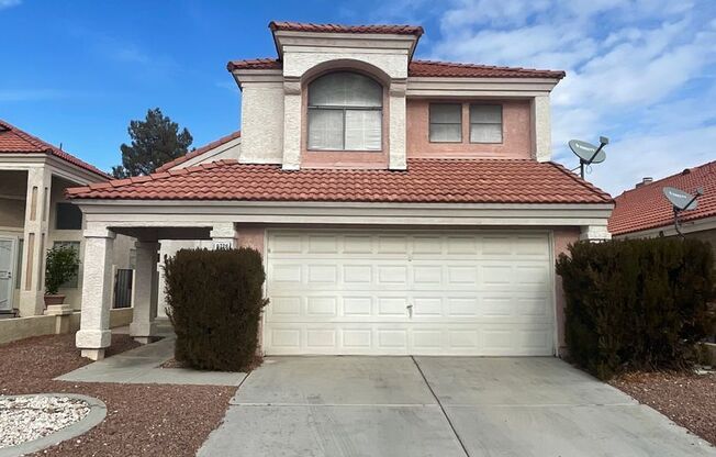 (Rent Include some Utilities) Spacious 3 Bedroom near Peccole Ranch with Covered Patio