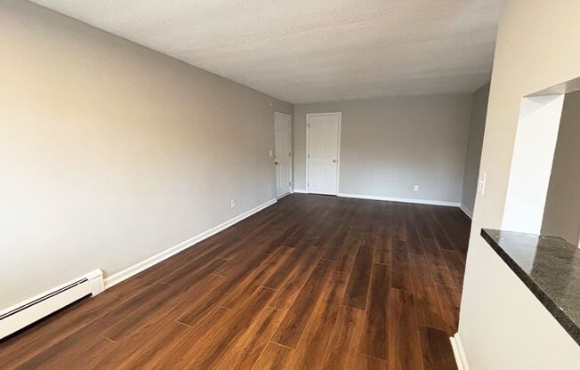 2 beds, 1 bath, 800 sqft, $1,095, Unit 3253-01