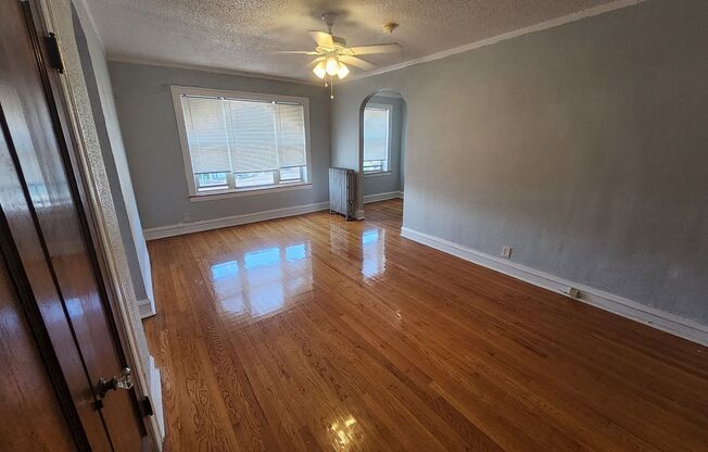 2445 E 72nd