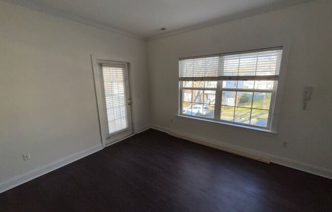 Renovated Cornelius Condo | Two Covered Balconies | Walk to Downtown & Antiquity | Lake Norman Area