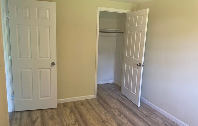 3 beds, 1 bath, $1,200