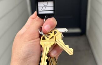 3 beds, 1 bath, 945 sqft, $1,600, Unit 1326 L1