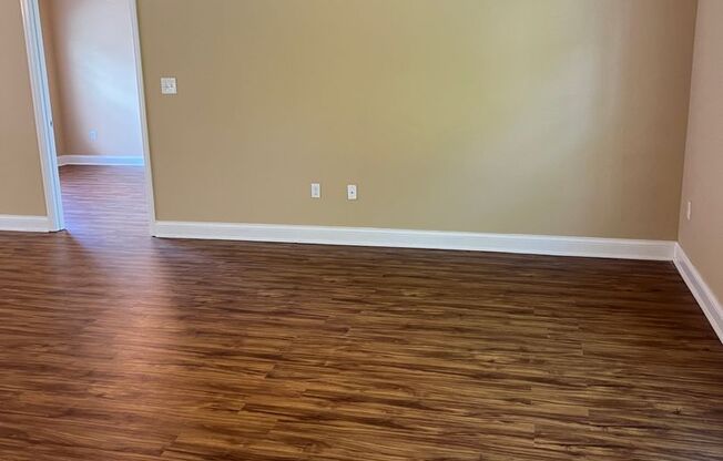 1 bed, 1 bath, 985 sqft, $895, Unit 207
