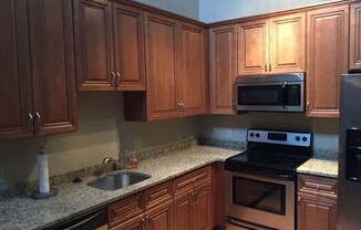 2 beds, 1 bath, 1,724 sqft, $2,915, Unit O2