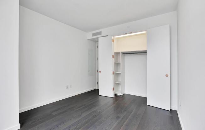 1 bed, 1 bath, 730 sqft, $4,750, Unit 31H