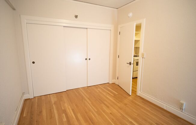 1 bed, 1 bath, 400 sqft, $1,090, Unit 105