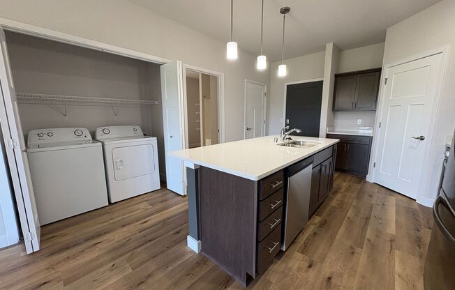2 beds, 2 baths, 978 sqft, $1,900, Unit 5115-309