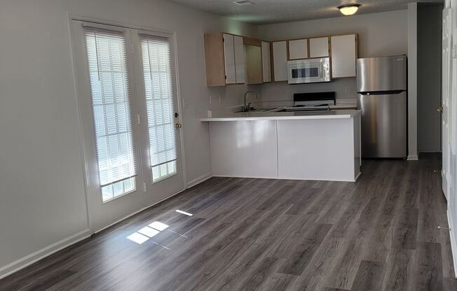 1 bed, 1 bath, 600 sqft, $945, Unit 190112F