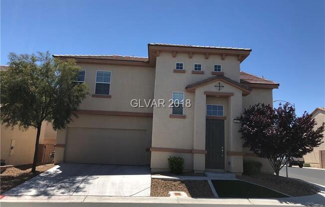 3 BEDROOM HOME IN GATED COMMUNITY WITH COMMUNITY POOL AND SPA