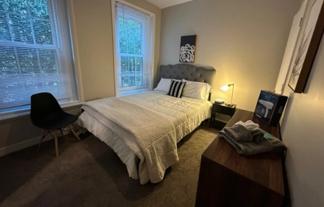 2 beds, 1 bath, $2,299, Unit Unit B