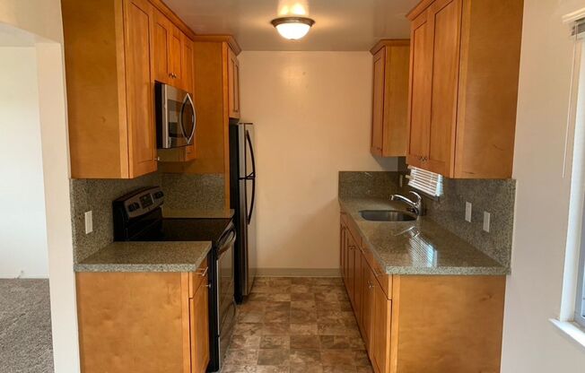 1 bed, 1 bath, $2,500, Unit 12