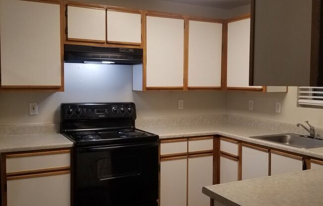 2 beds, 2 baths, 916 sqft, $1,550, Unit 243