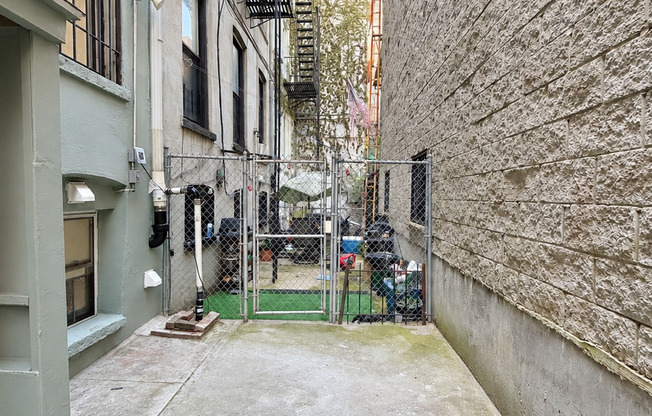 534 4 AVE