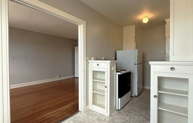 Studio, 1 bath, 460 sqft, $1,525, Unit 307