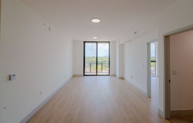 3 beds, 2 baths, 1,299 sqft, $3,600, Unit 525