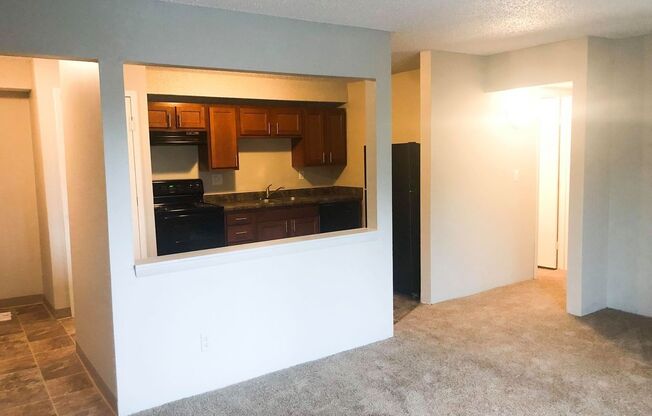 2 beds, 1 bath, 740 sqft, $850, Unit 3630-01