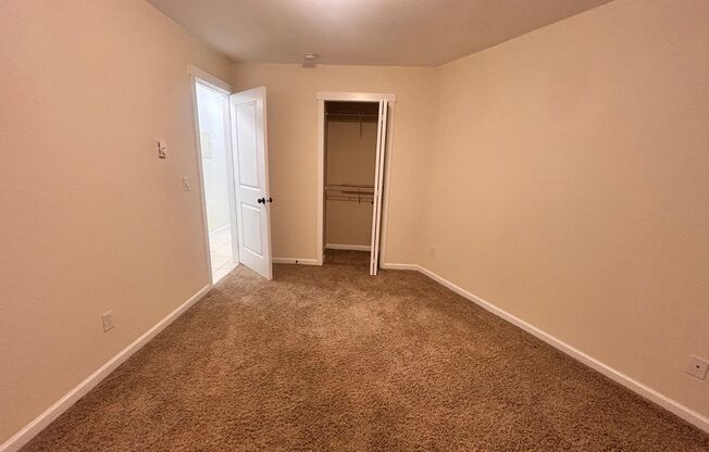 2 beds, 1 bath, 784 sqft, $1,150, Unit Unit 16