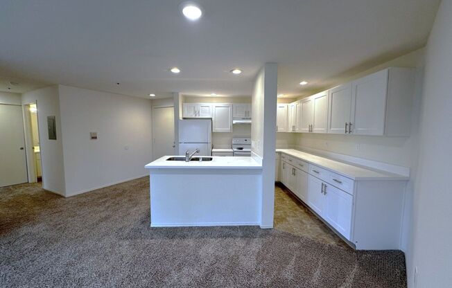 1 bed, 1 bath, 750 sqft, $2,100, Unit A 105