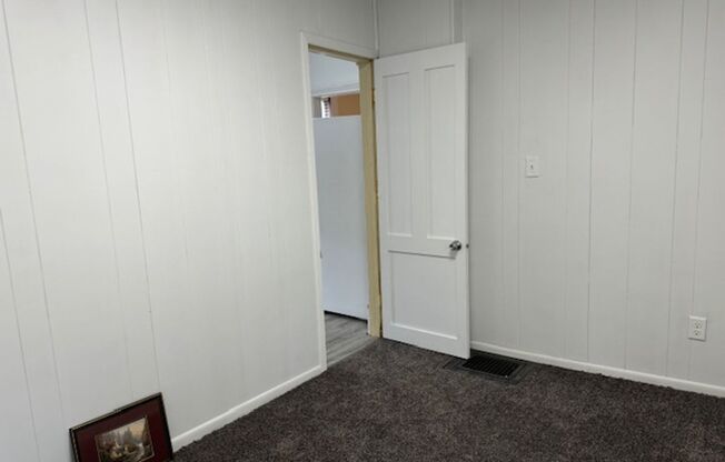 2 beds, 1 bath, $995