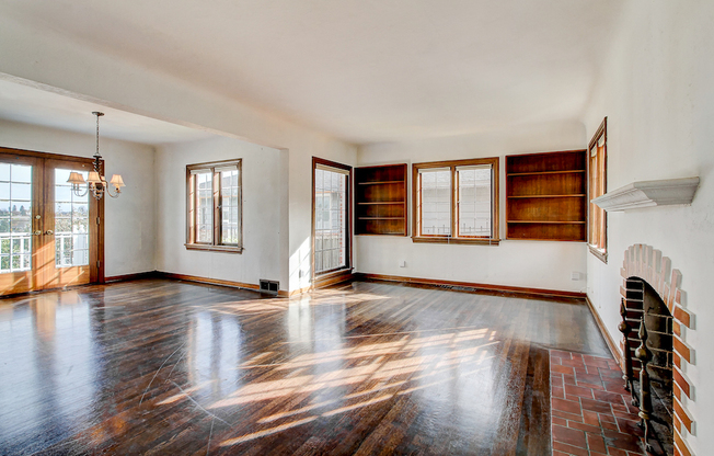 Beautiful Magnolia Home with a VIEW!