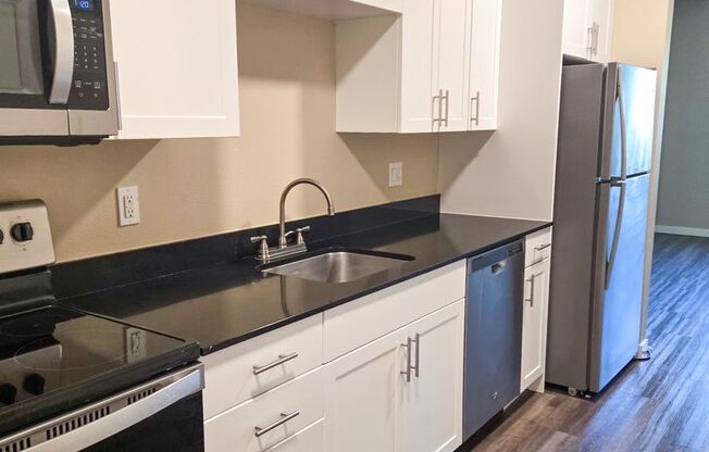 Studio, 1 bath, 596 sqft, $1,350, Unit 207