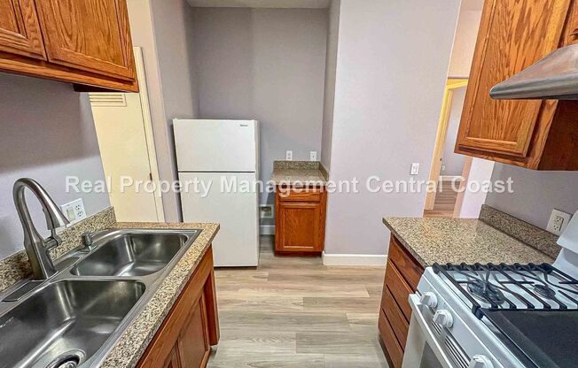 2 beds, 1 bath, $2,650