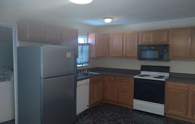 3 beds, 1 bath, $1,580