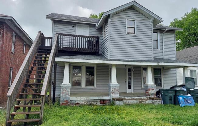 718 DILLARD ST