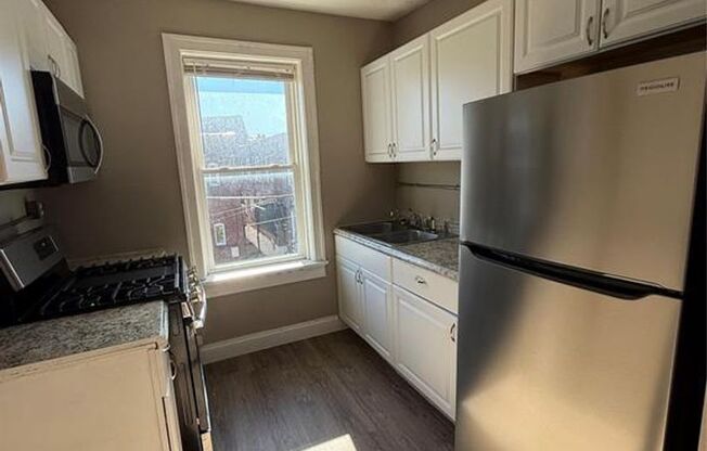 2 beds, 1 bath, 850 sqft, $900, Unit Hydraulic 4032 A