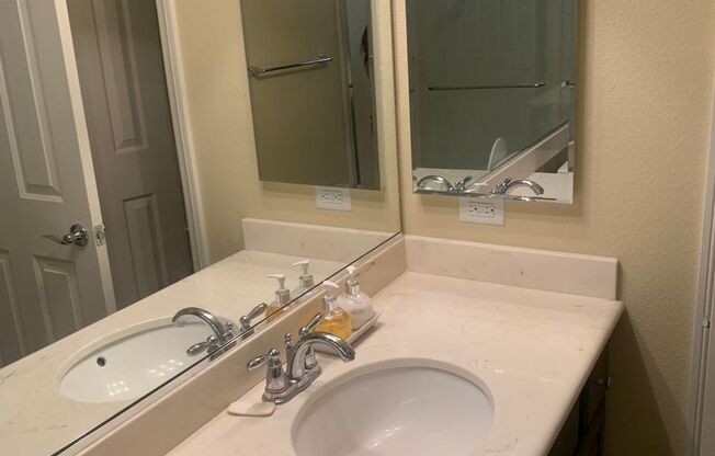 5 beds, 3.5 baths, $2,895