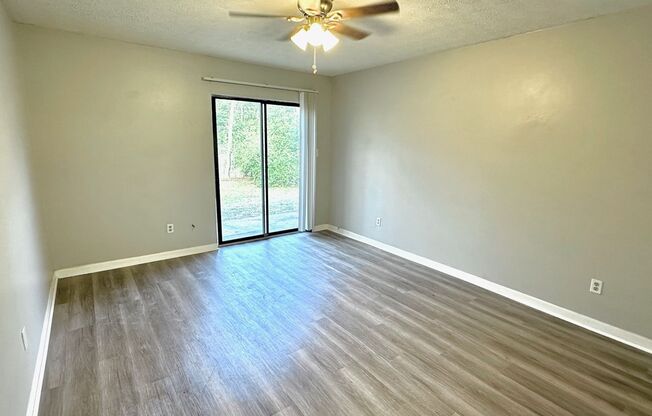 2 beds, 1 bath, $1,295