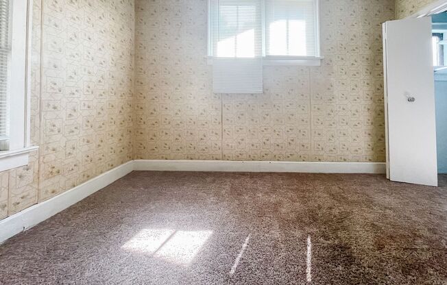 Charming 2 Bedroom Home with Great Storage and Convenient Location!