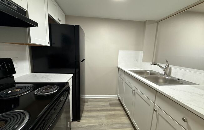 2 beds, 1.5 baths, 1,160 sqft, $949, Unit 605-E
