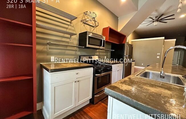 320 S MAIN ST