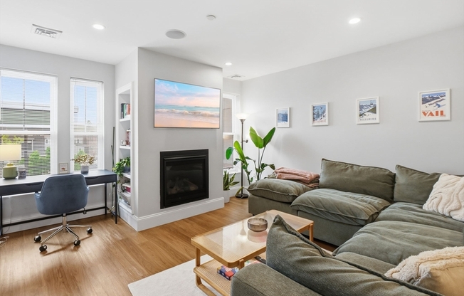 2 beds, 2 baths, 1,305 sqft, $4,800, Unit 3