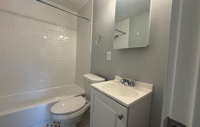 1 bed, 1 bath, 450 sqft, $1,399, Unit 5326 Fifth Ave. #19